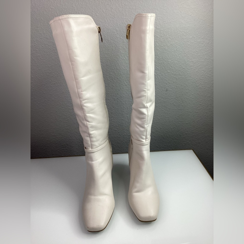 Liz Claiborne Ivory Knee‑High Boots – Size 9